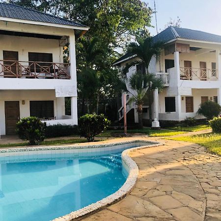Miwa Holiday Resort شاطئ دياني المظهر الخارجي الصورة