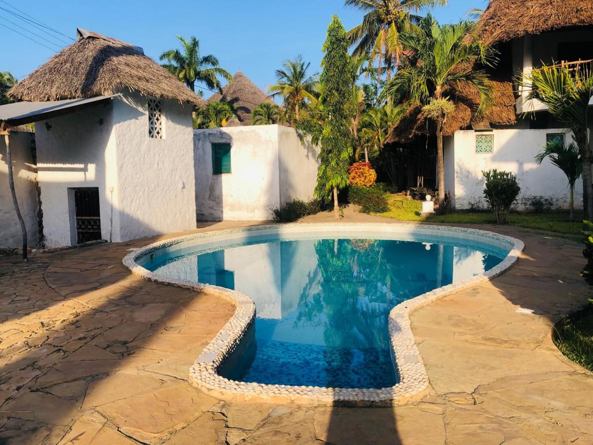 Miwa Holiday Resort شاطئ دياني المظهر الخارجي الصورة