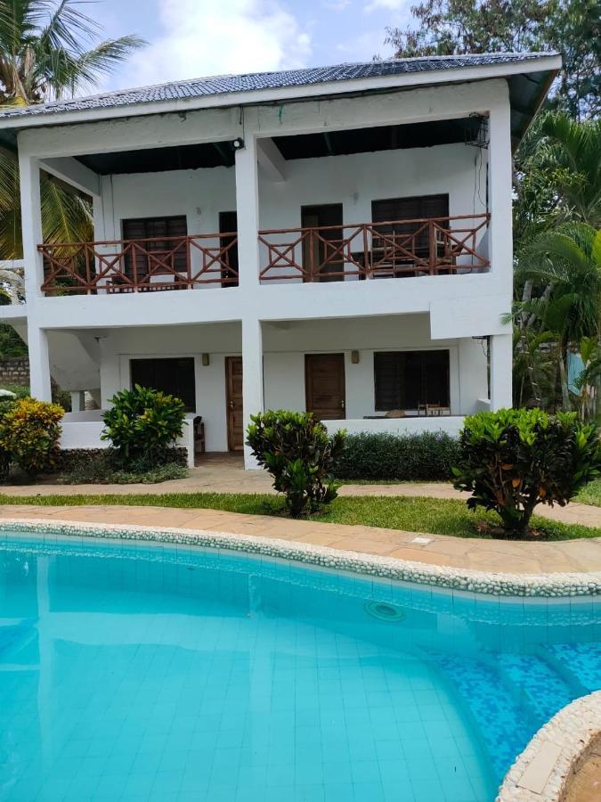 Miwa Holiday Resort شاطئ دياني المظهر الخارجي الصورة